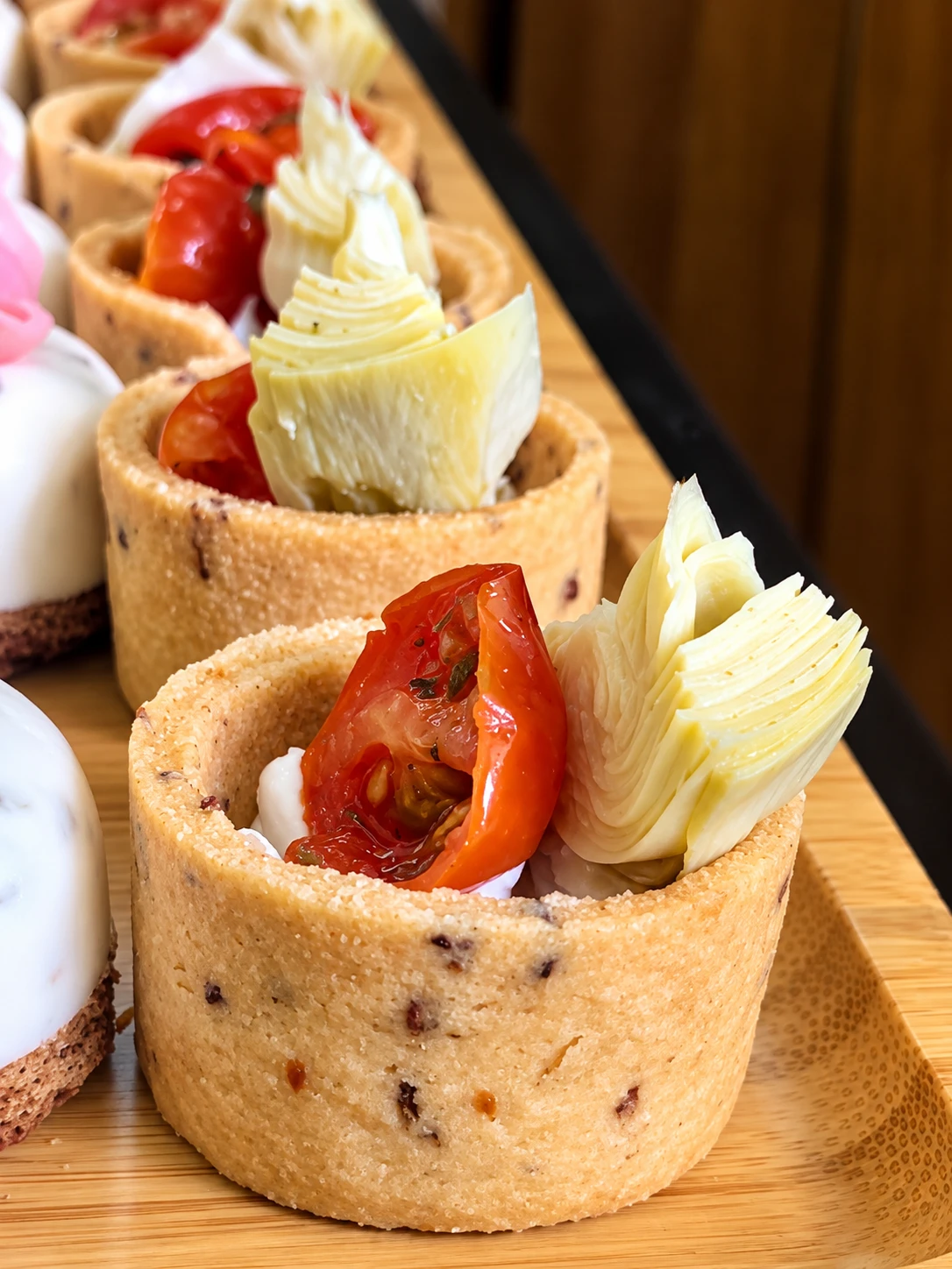 Tartelettes artichaut et tomate confite