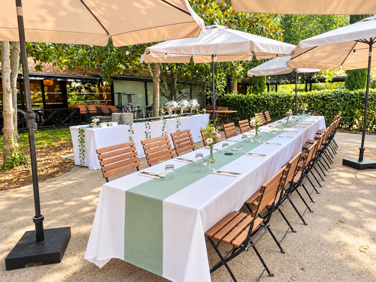 Banquet dresse en terrasse